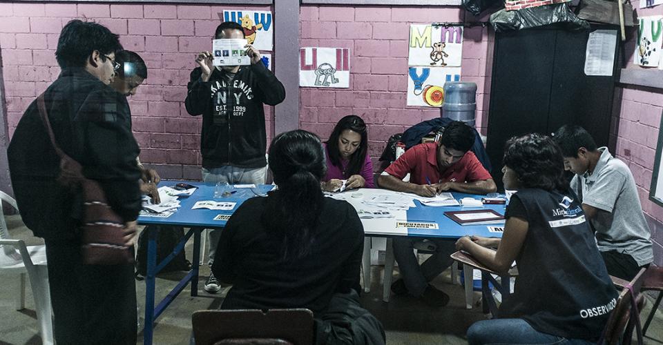 El recuento de votos en Chimaltenango transcurrió libre de incidentes y con extrema rapidez. El nombre del partido de Jimmy Morales, FCN-Nación, fue nombrado varias veces en el conteo de votos. 