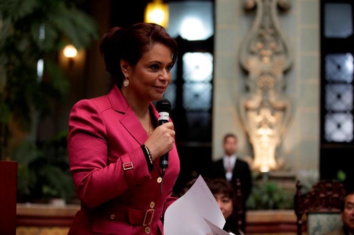 Baldetti, animada en el Palacio