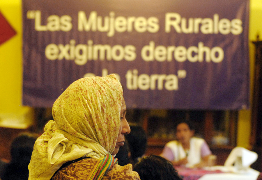 Exigen derecho a la tierra