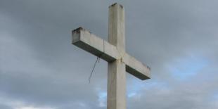 tumba_donde_se_encuentran_enterradas_las_victimas_en_el_cementerio_de_las_cruces_0