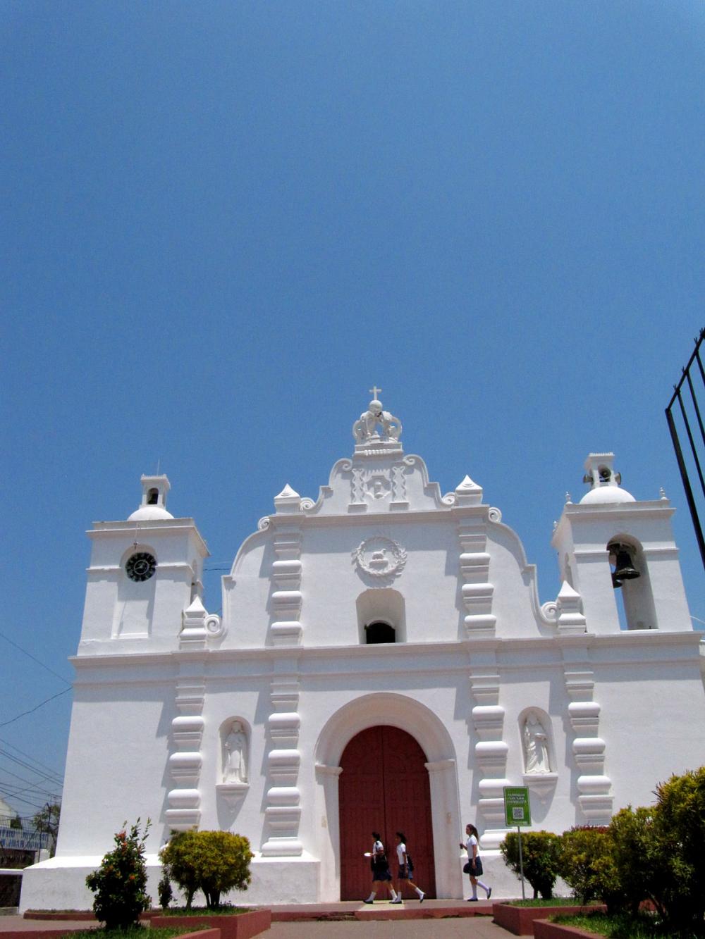 Una tesis salvadoreña