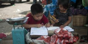 Trabajar y estudiar en La Terminal para no quedar fuera del sistema