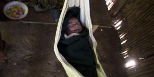 Siete cucharas y medio centenar de muertos bajo la mesa
