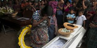Dos funerales y muchas dudas