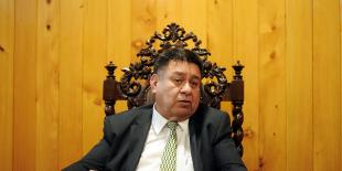 El peso de un operador político