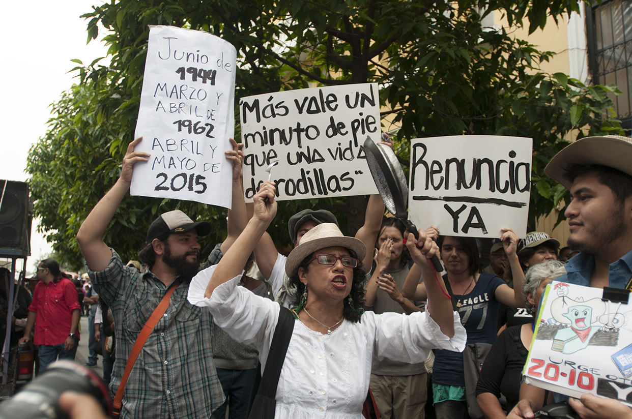 Vuelven a las calles para exigir renuncia de Pérez y Baldetti