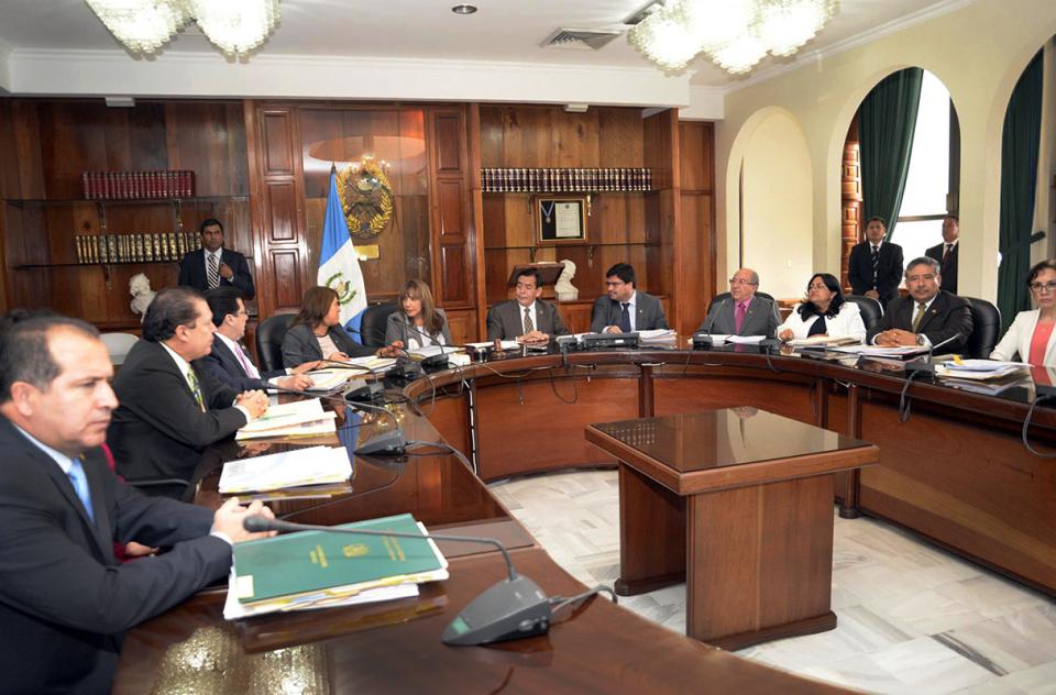 Corte da tramite a antejuicio contra presidente Otto Pérez