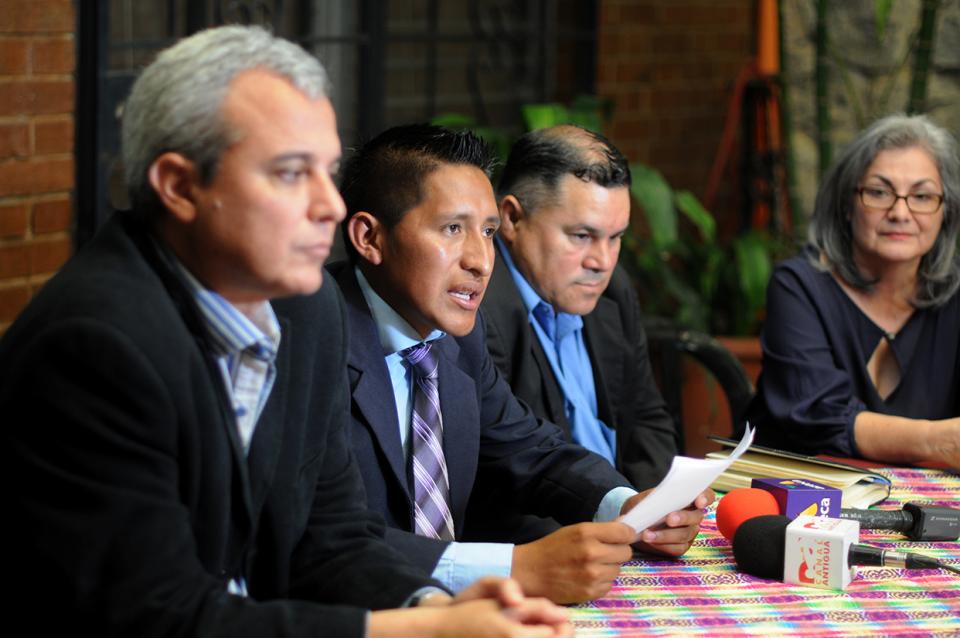 Periodista busca justicia