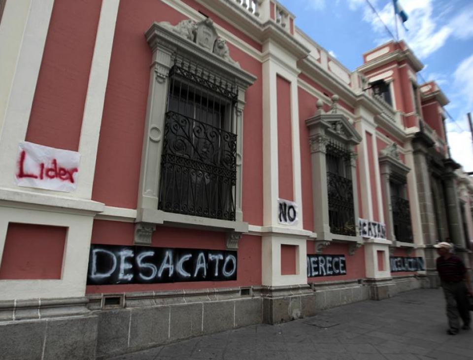 Anonymous amenaza al TSE