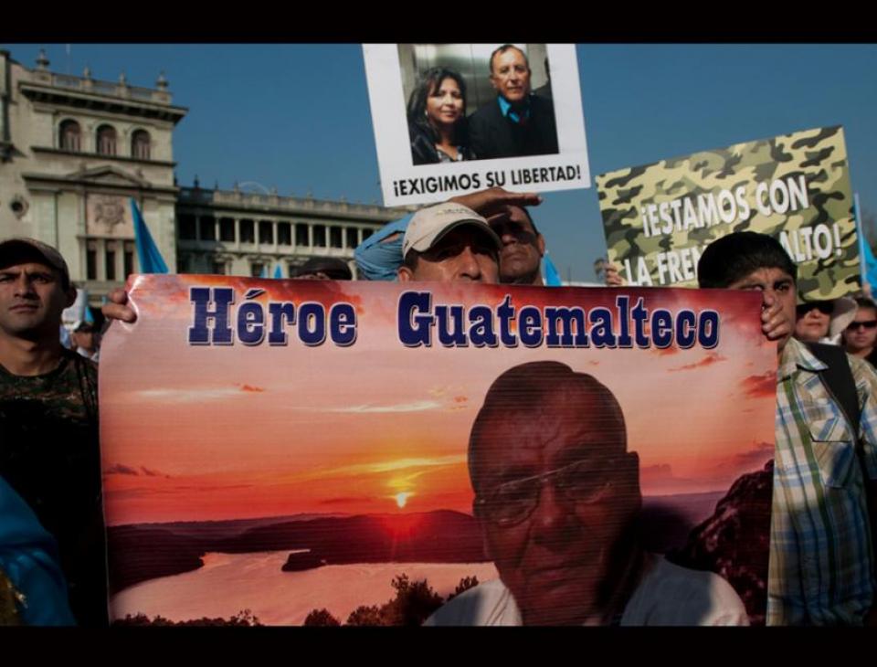 Familiares de militares piden su liberación