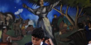 Una pugna en las escuelas