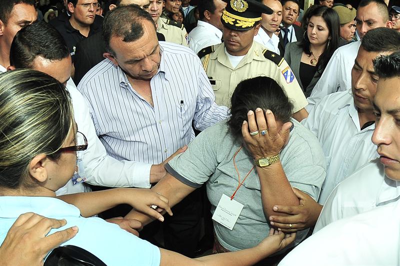 Gobierno busca minimizar costo de incendio carcelario
