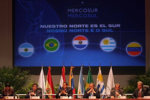 La primera cumbre coja