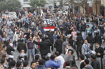 Militares amordazan a la sociedad civil en Egipto