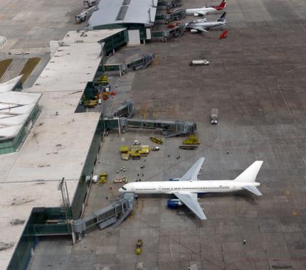 Aeropuertos del país al servicio del narco