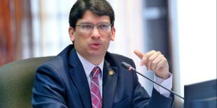 “No somos condescendientes con el sector empresarial, sino que favorecemos la economía de mercado”