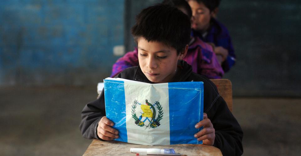 Jimmy Morales: “Tenemos un abandono de más del 50% de la población académica estudiantil en quinto año primaria”
