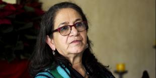 Feministas, a favor del aborto libre y seguro; y católicas