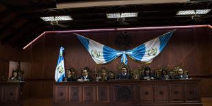 Los fallos de la CC sobre las consultas comunitarias: viaje a los dos extremos en un mismo día