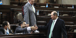 Chantajes y presión social, las estrategias para que todo siga igual o para que algo cambie