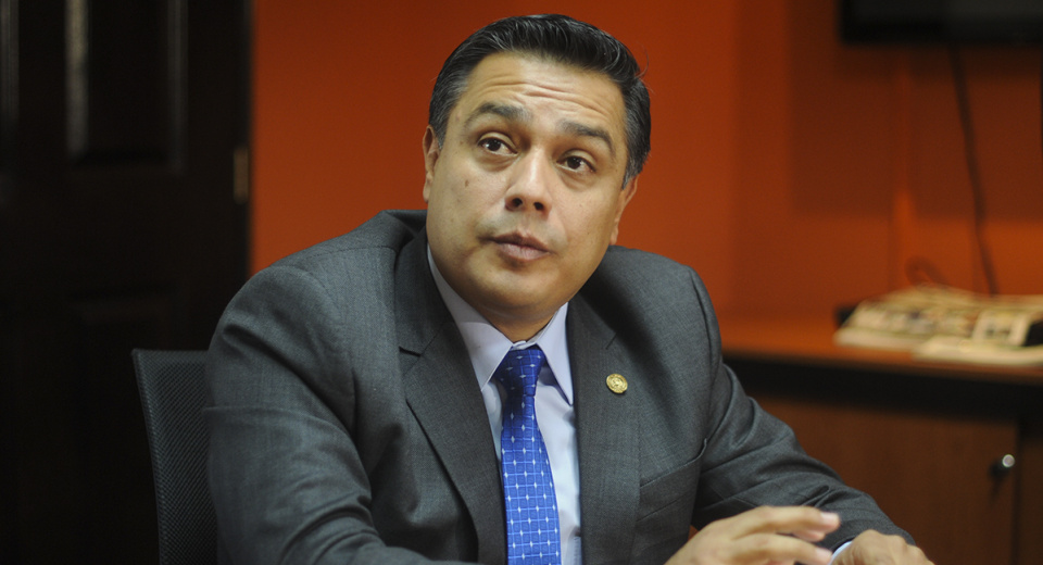 Javier Hernández, el pacto de corruptos, las colas machucadas y el Presupuesto 2018