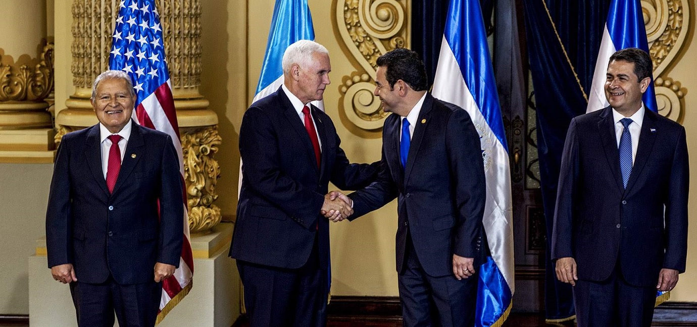 Pence: “Vengan legalmente (a EE.UU.) si no, no vengan”