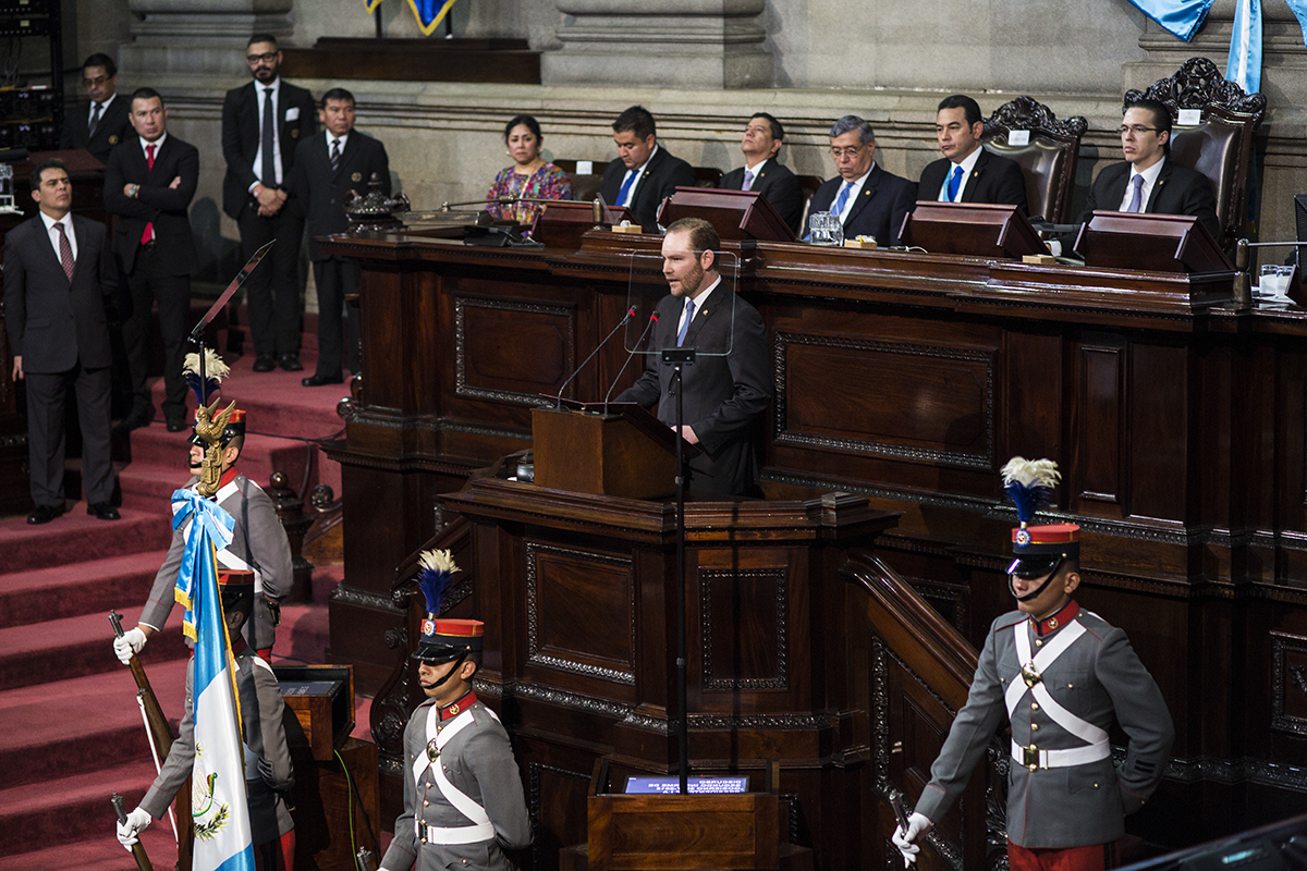 Álvaro Arzú Escobar: El 86% de la población apoya y se siente orgulloso de su Ejército