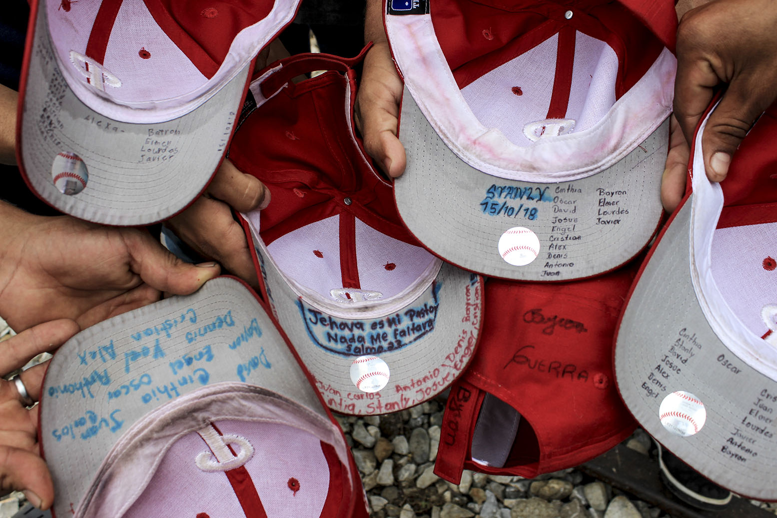 Personajes de la caravana migrante: Los Phillies de Honduras