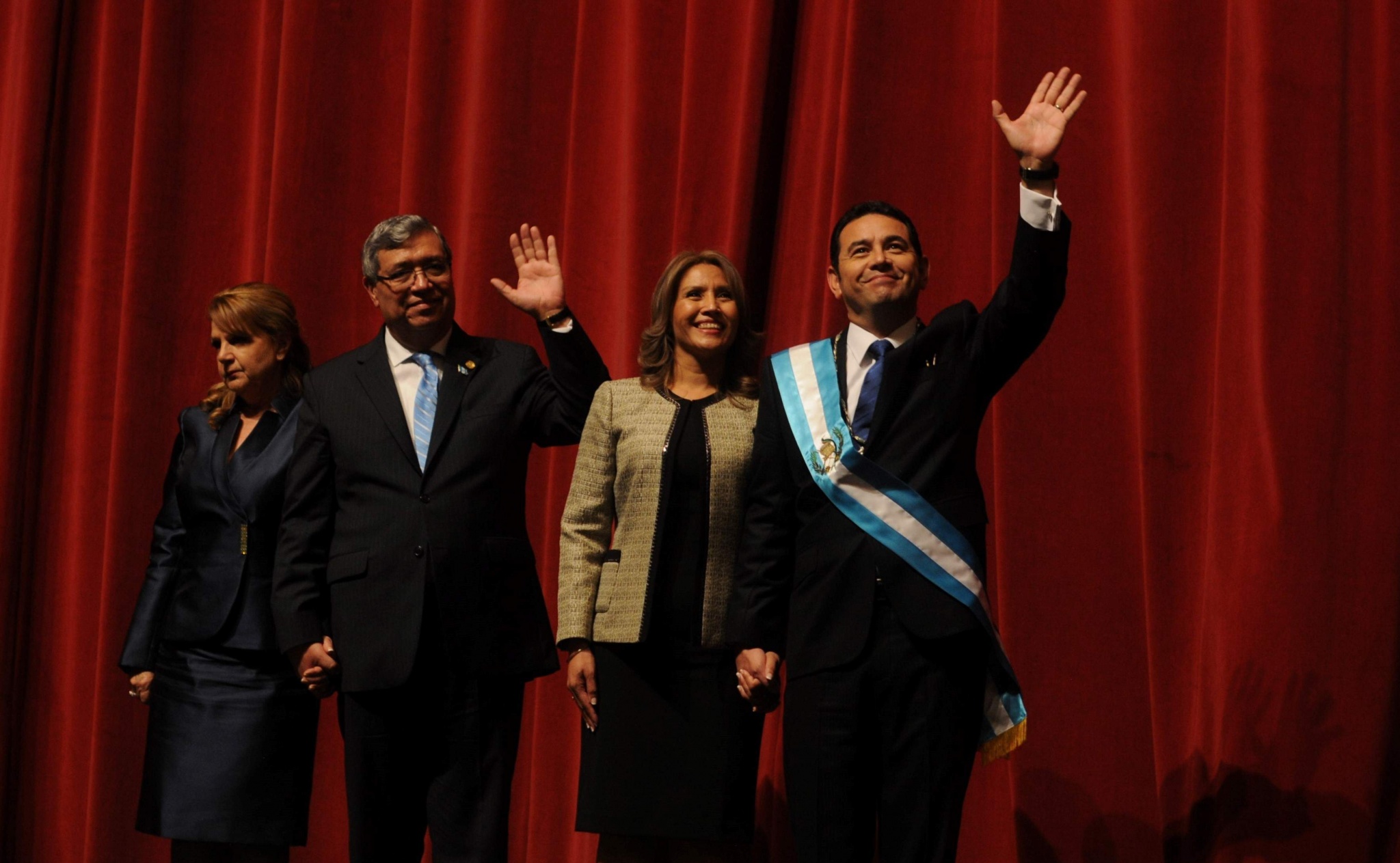 La crisis política y el retroceso democrático