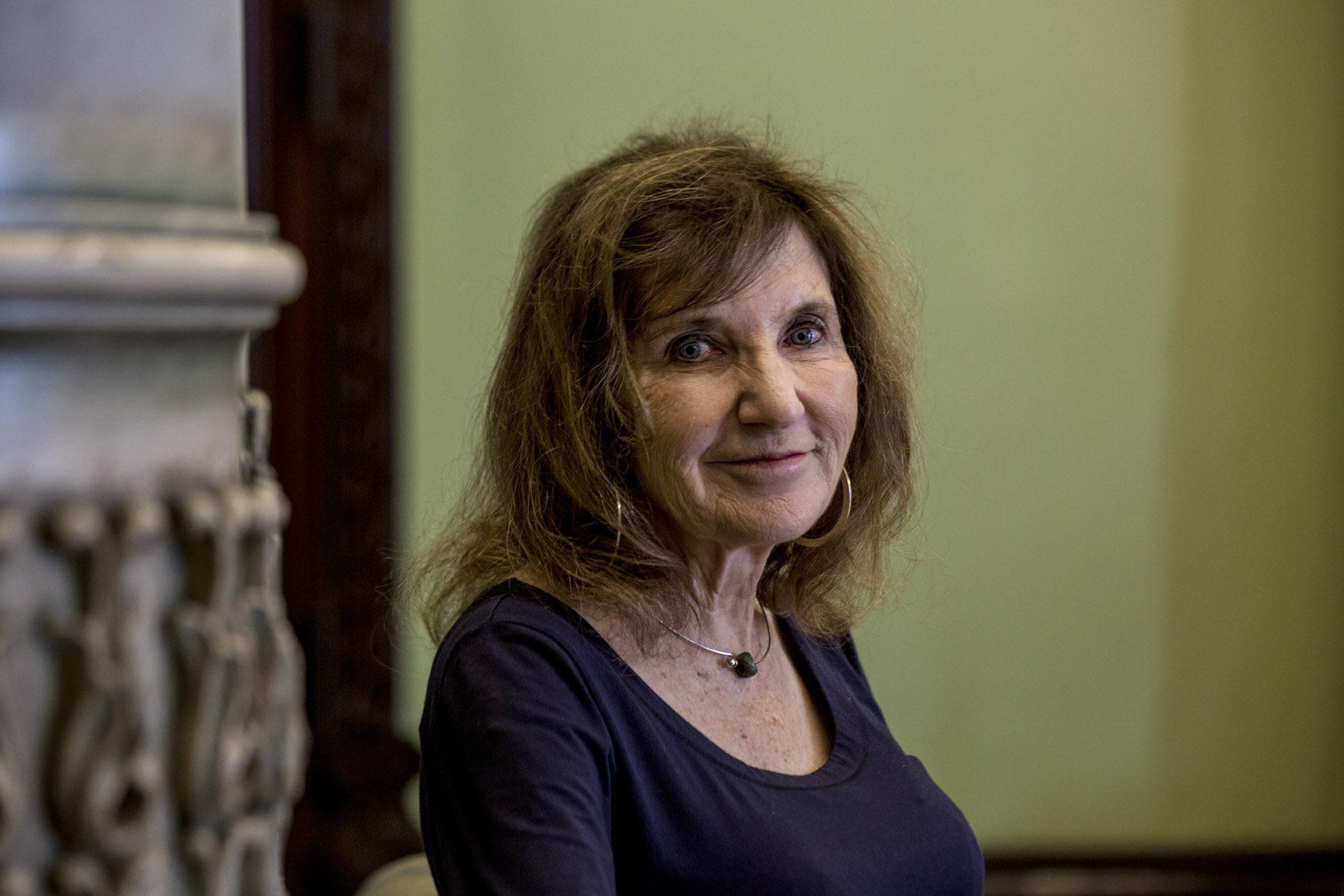 Mary Jo McConahay: “El autoritarismo es muy atractivo en tiempos de confusión”