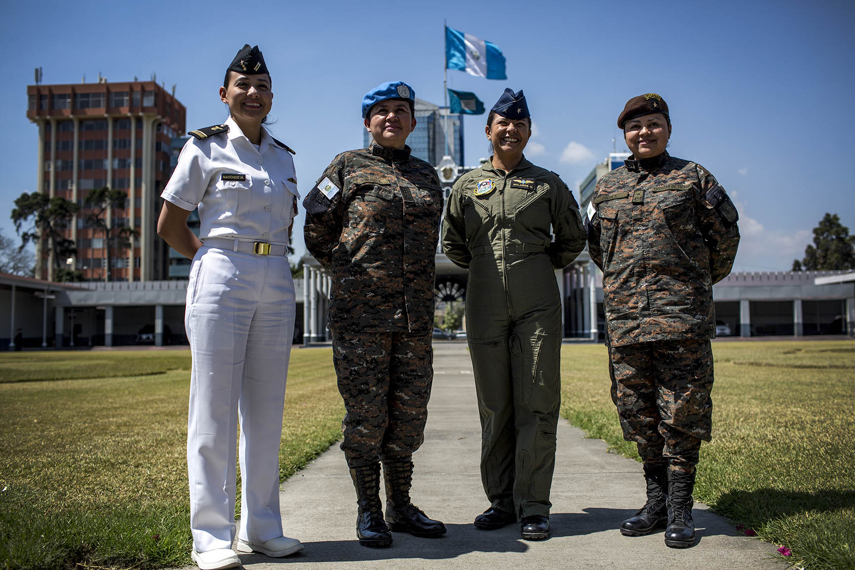 Un país sin generalas: las mujeres en el Ejército de los hombres