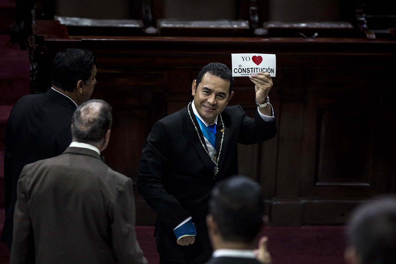 Jimmy Morales busca «Cancerberos» para cuidar el inframundo constitucional