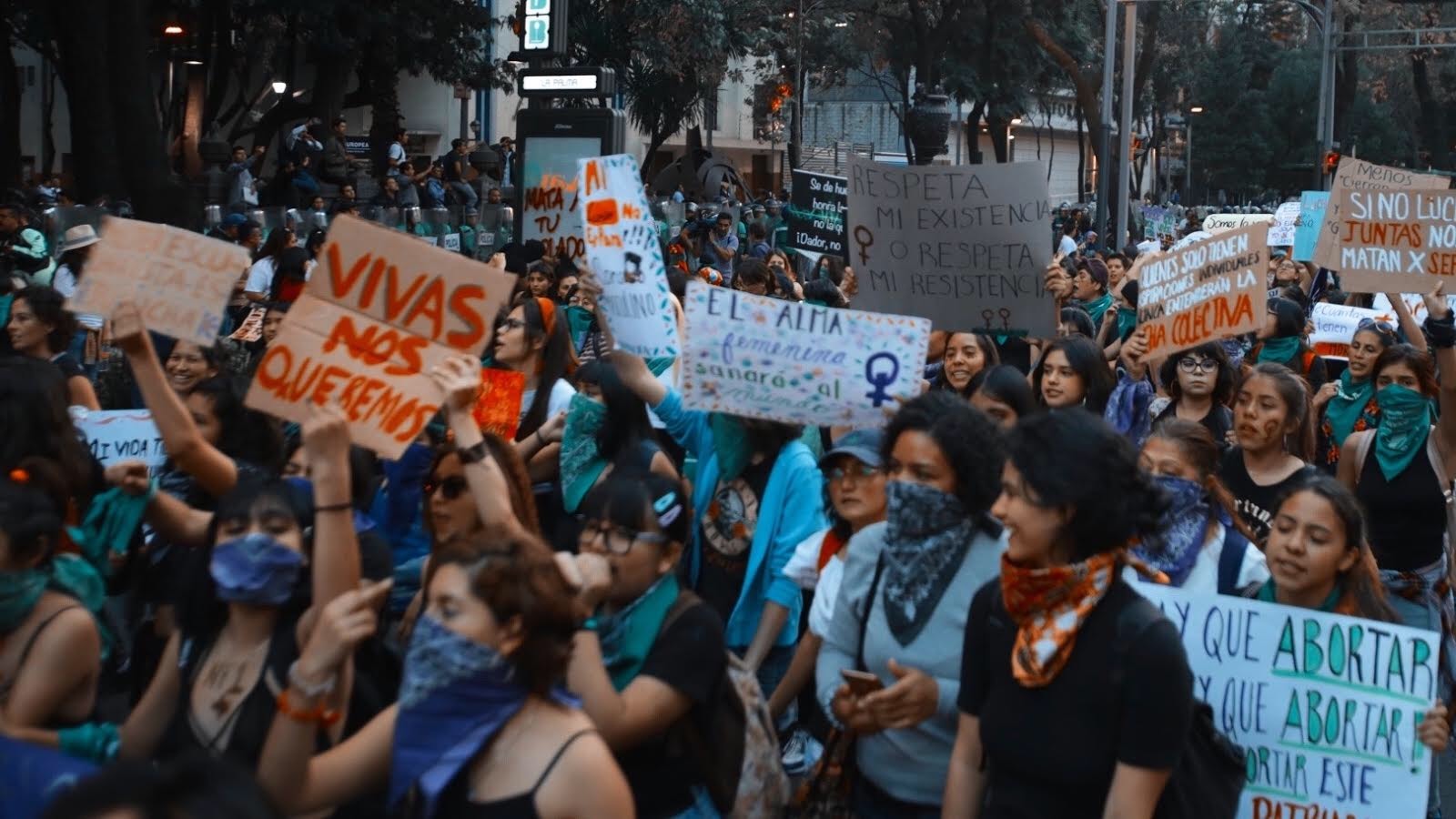 De monumentos y violencias