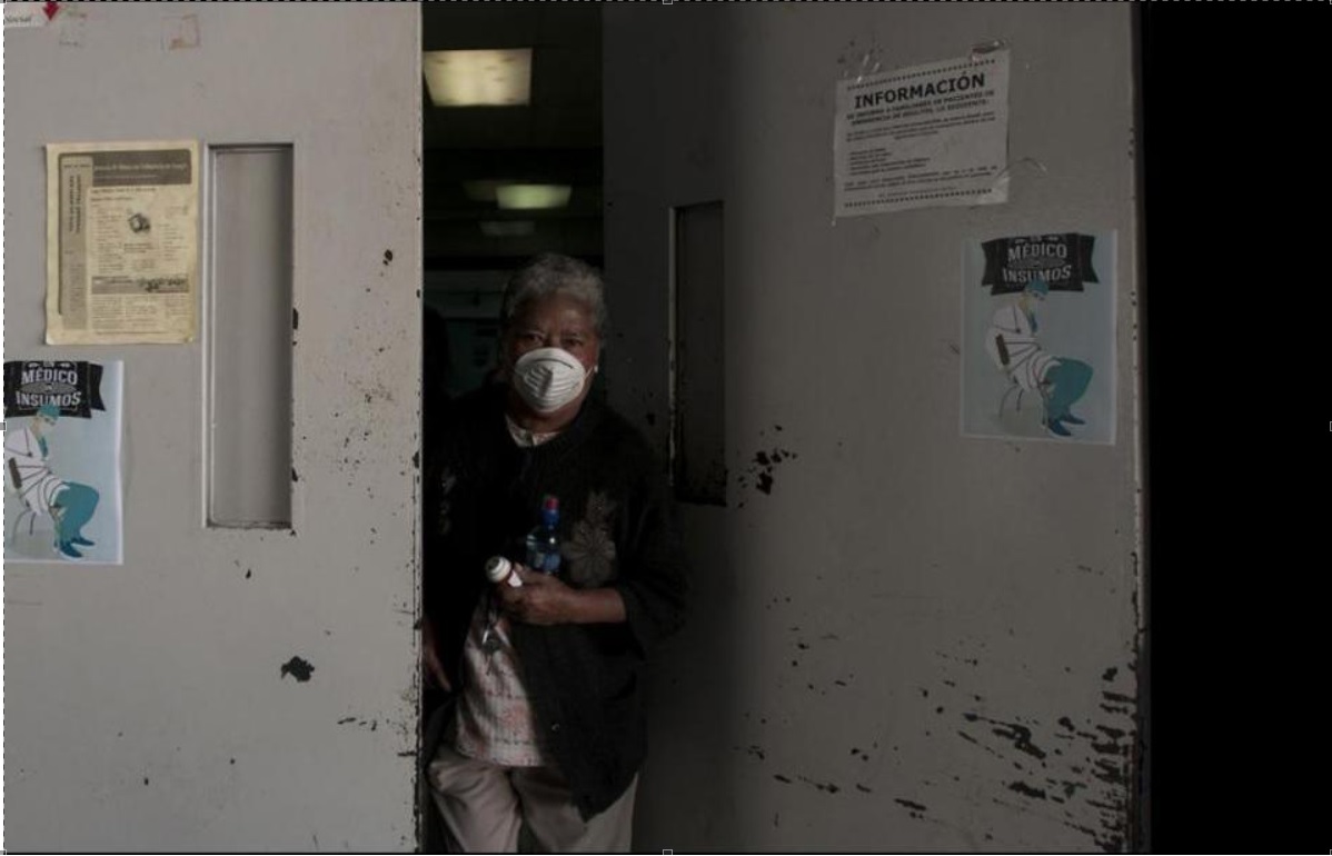 Centenares de médicos le dirigen una carta abierta al presidente Giammattei