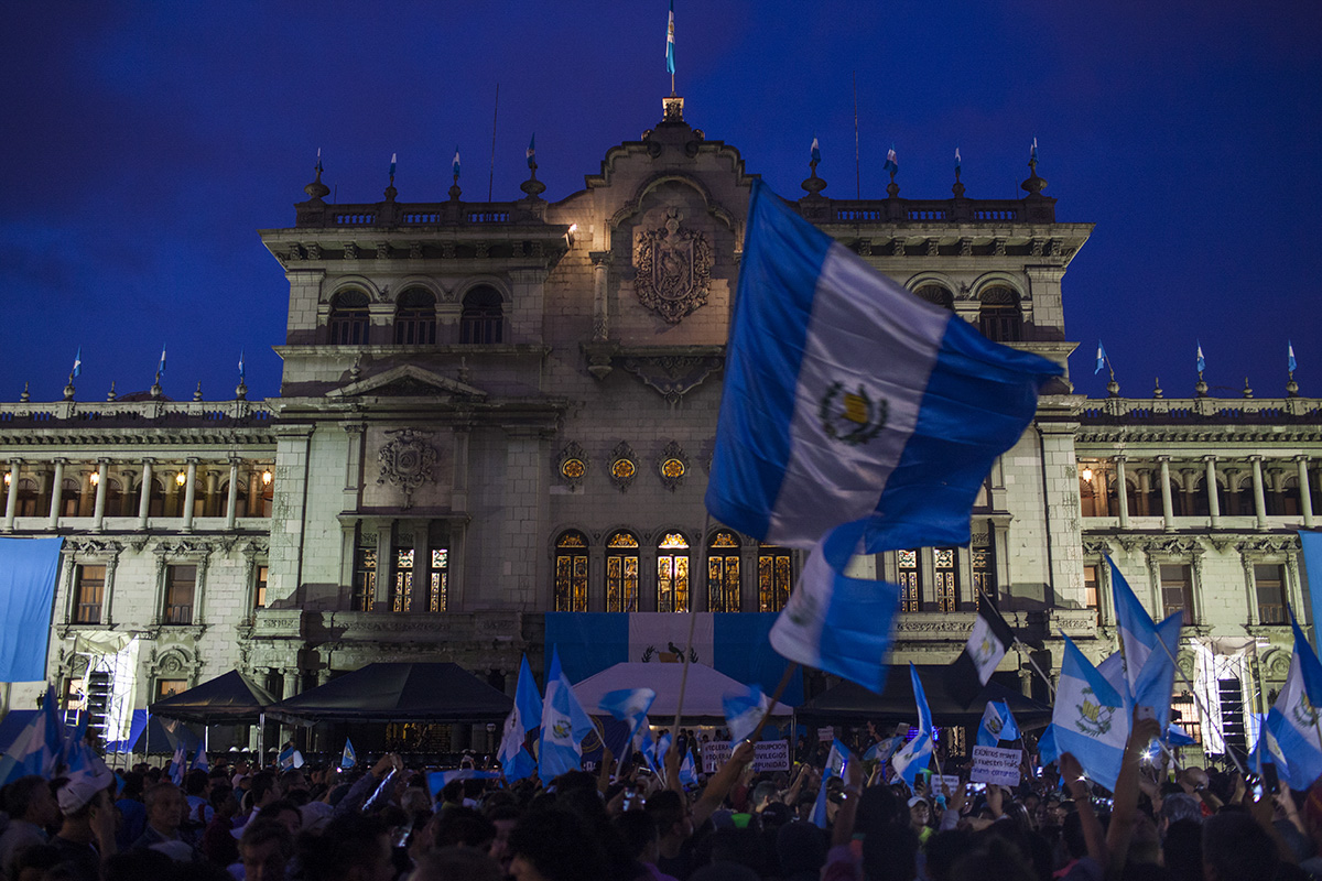 Propuesta de Giammattei calificaría como acto terrorista las protestas violentas