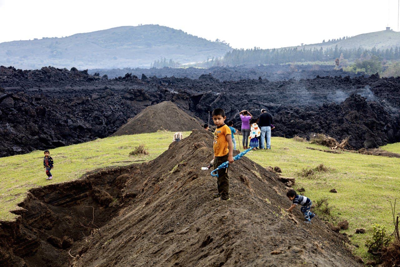 Volcán Pacaya: con la lava llegan los turistas pero también el miedo