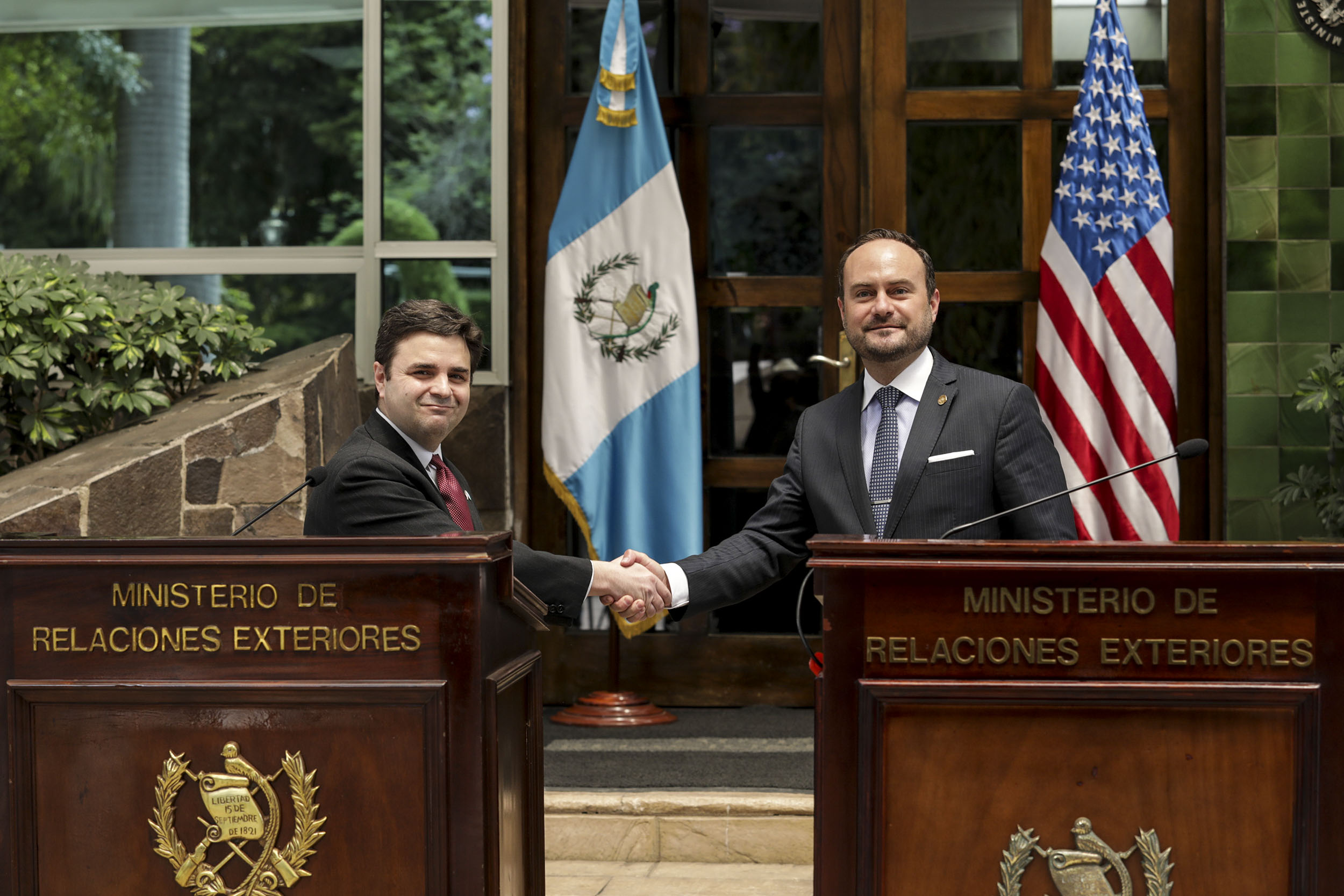 Visita oficial de EEUU: Zúñiga modula el tono, por ahora