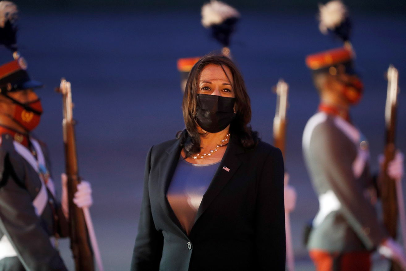 Kamala Harris en Guatemala: La migración al centro y la corrupción en la periferia