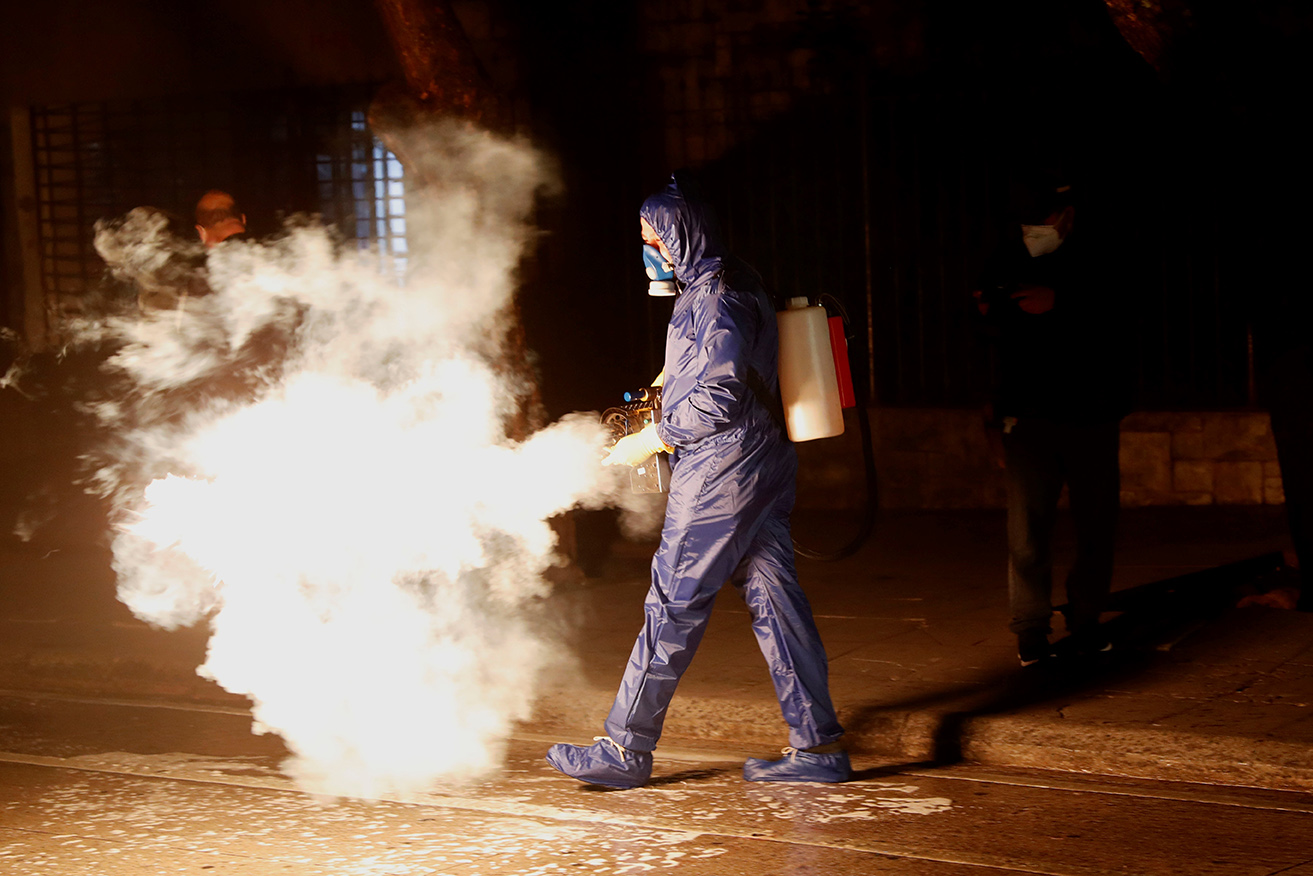 ¿Quiénes vigilan los protocolos para prevenir la COVID19? Cinco personas