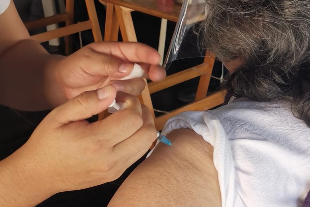 La ética durante la inmunización (encomio del centro de salud de Cobán)