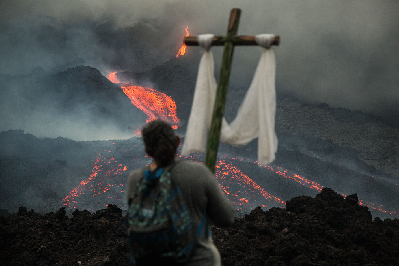 Viaje al fondo de la imagen: retratos interpretativos de una Guatemala convulsa