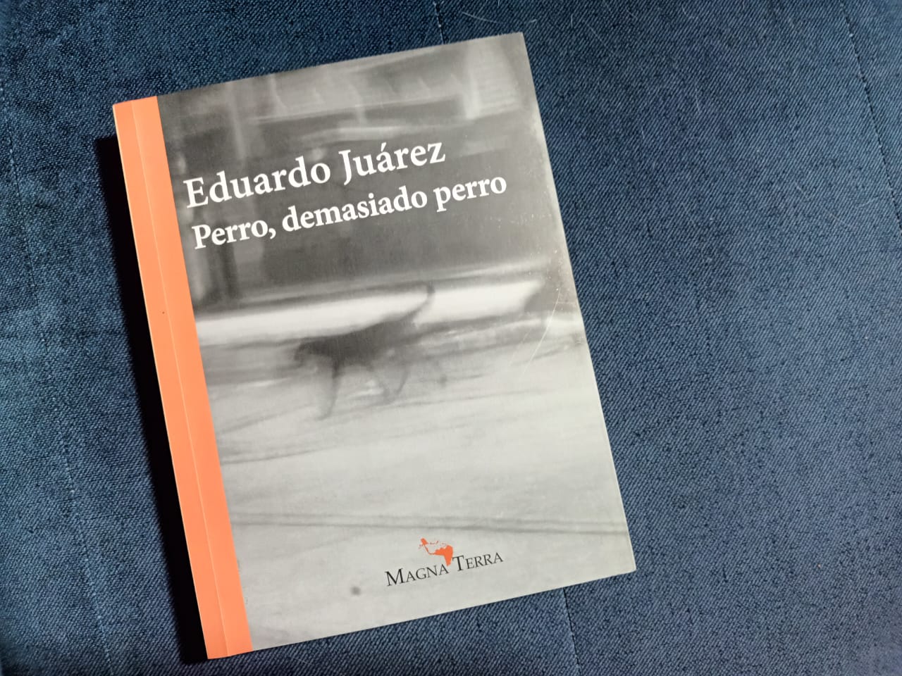 Eduardo Juárez y las orillas de una ciudad con filo
