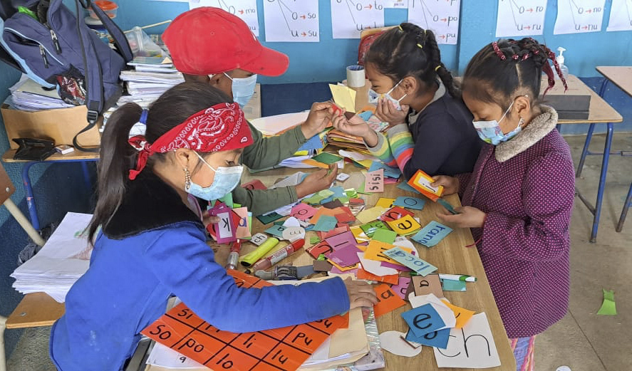 La inversión del gobierno en educación deja fuera a las mujeres mayas
