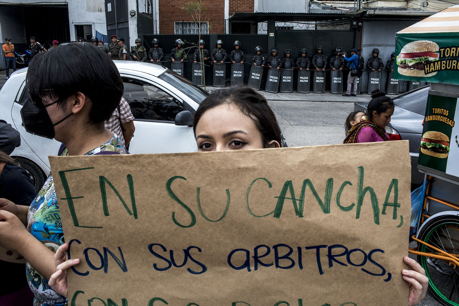 «Todo lo que sé de fútbol y política, lo sé en contra de mi voluntad» los motivos para salir a protestar
