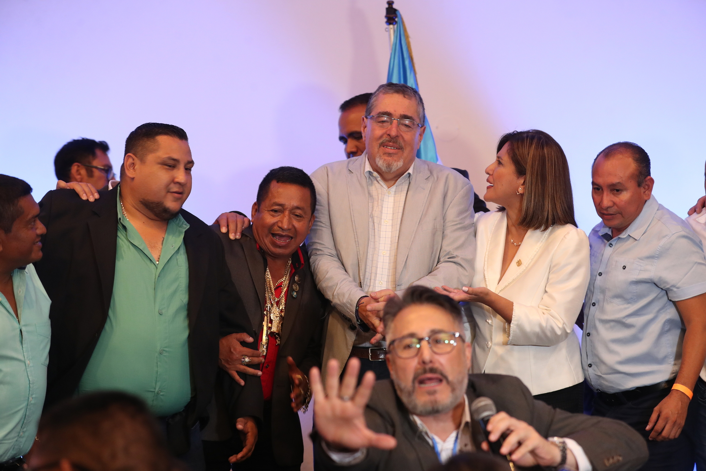 La cautela de Arévalo para acercarse a los alcaldes