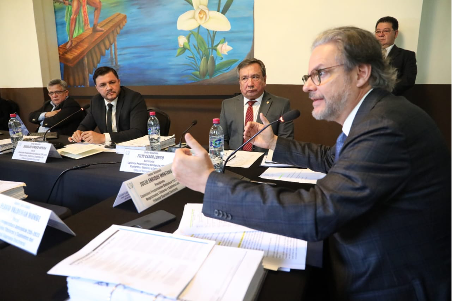 Enrique Montano y las contradicciones de las élites hoy