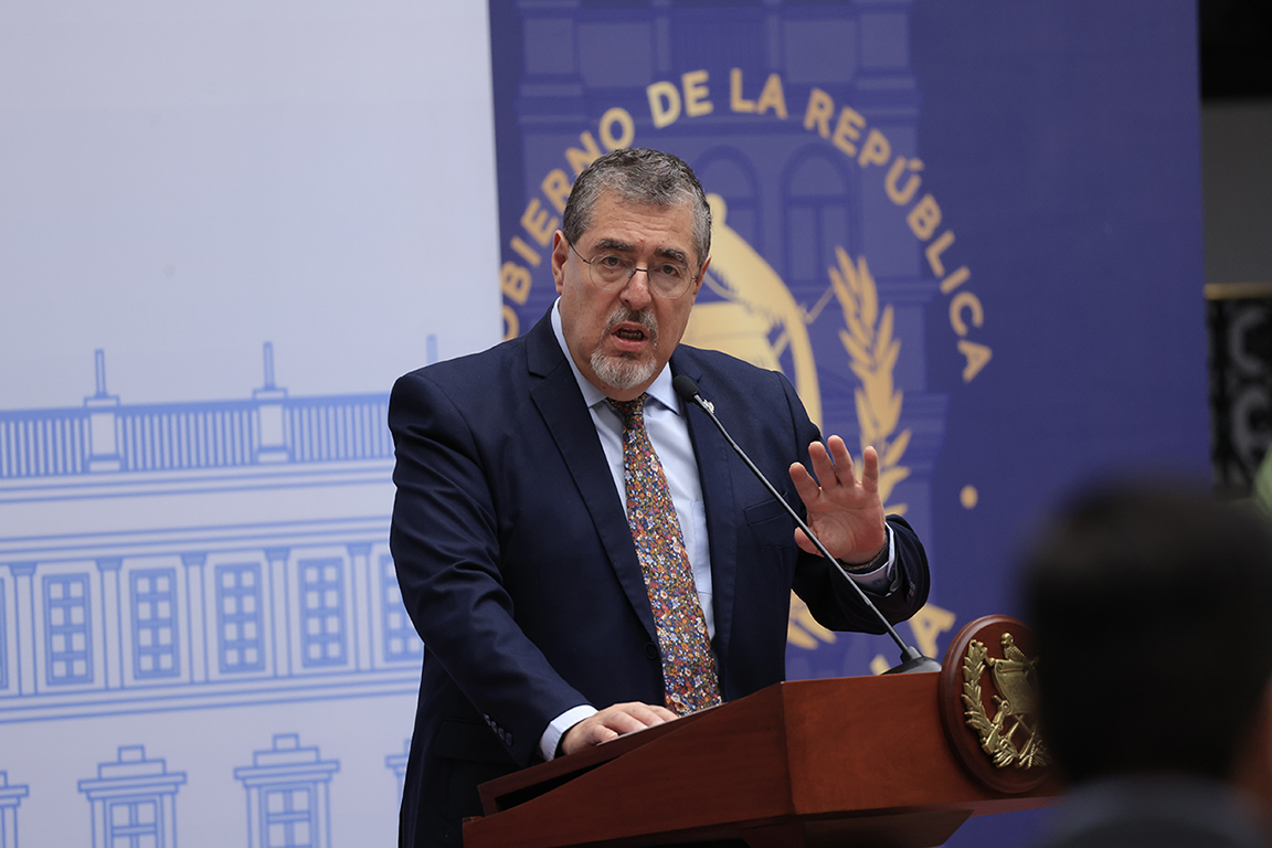 Los vicios del «compadre hablado» que develó el nombramiento de gobernadores