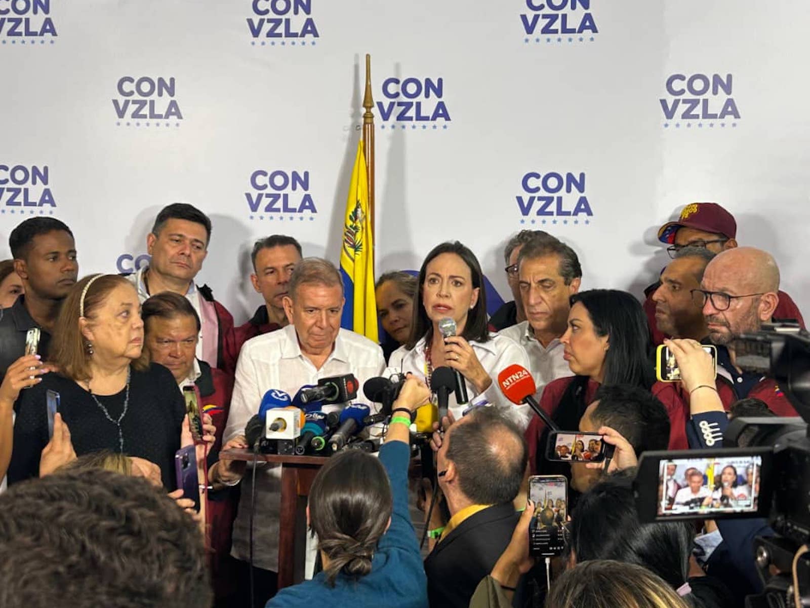 La noche del fraude electoral y los canapés en Bejucal