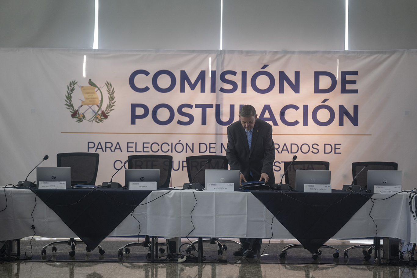 La renuncia del decano de la UFM detiene la elección de cortes de justicia