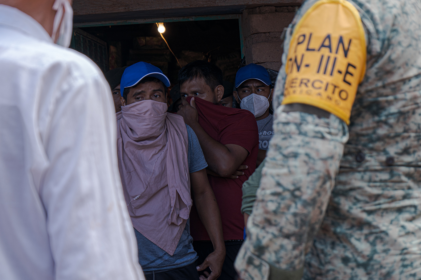 Desplazados por narco hacia Guatemala temen al Ejército mexicano